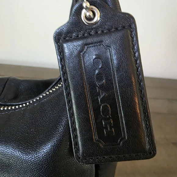 Coach Black Leather Kristen Hobo Bag With Crossbody Strap & Unbranded Charm - Picture 2 of 16